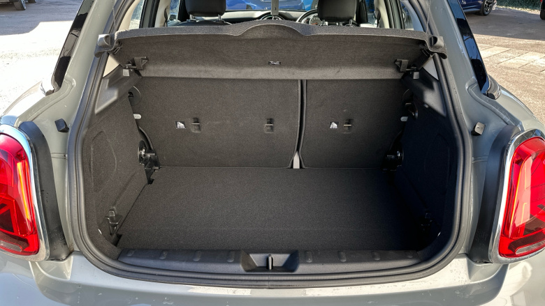 MINI Hatchback 1.5 Cooper Classic 5dr Auto Petrol Hatchback